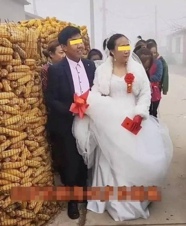 Chàng trai 30 tuổi chi 700 triệu kết hôn cô dâu 40 tuổi đã một lần đò-2