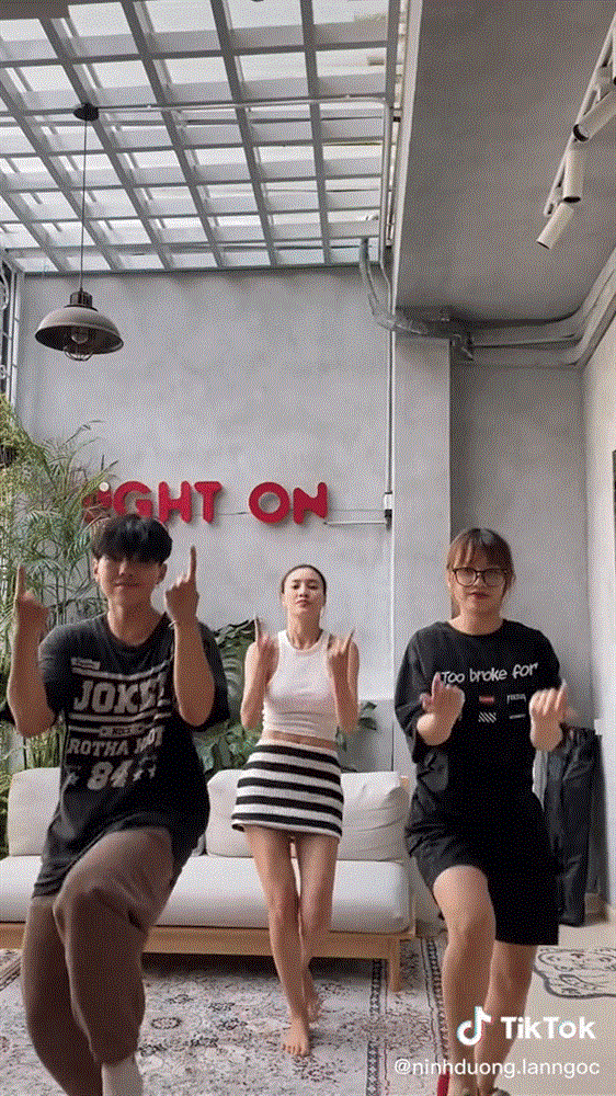 Ninh Dương Lan Ngọc nhảy sai vũ đạo khiến dân mạng cười ngất-3