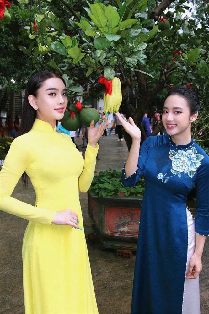 Chán cơ bắp, Angela Phương Trinh mặc áo dài thon thả bên Lâm Khánh Chi-2