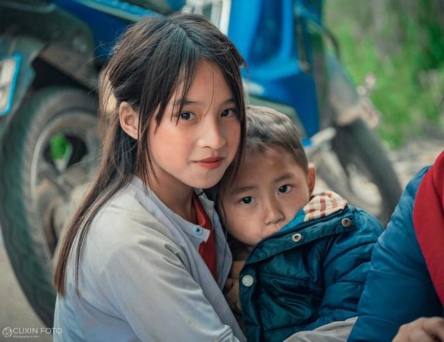 Ngắm vẻ đẹp mộc mạc, thuần khiết của trẻ em vùng cao-2