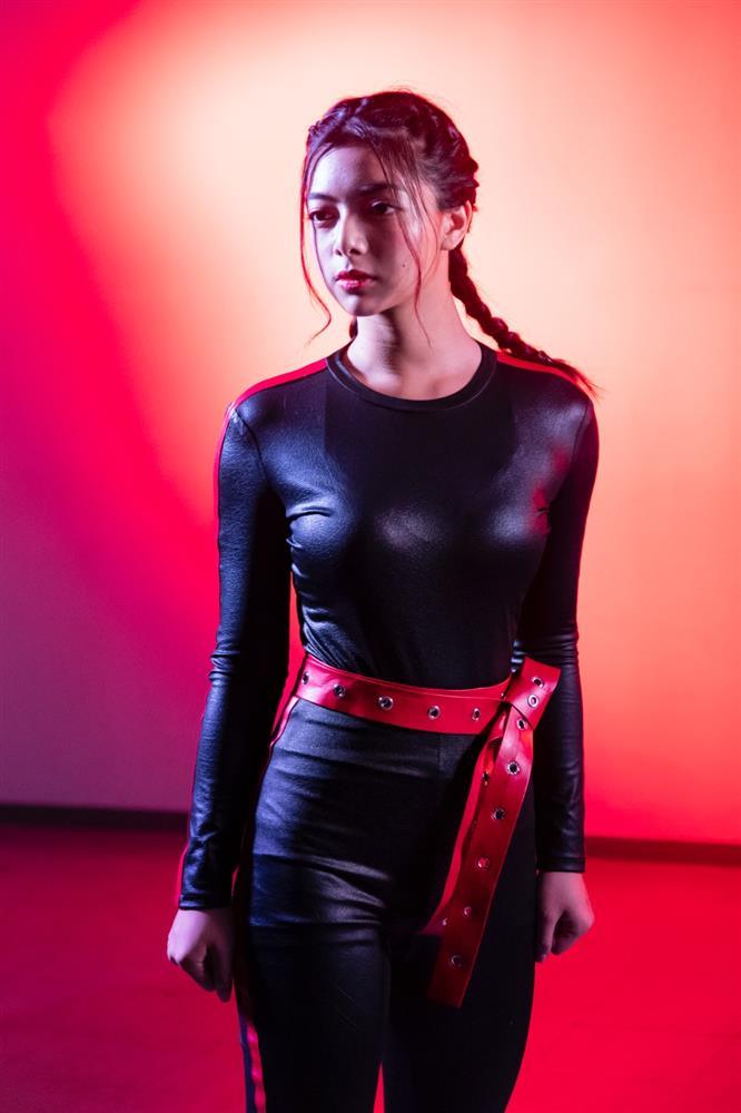 Ngô Kiến Huy hóa thân ‘đả nữ’: bắn súng, đánh đấm cực căng-6