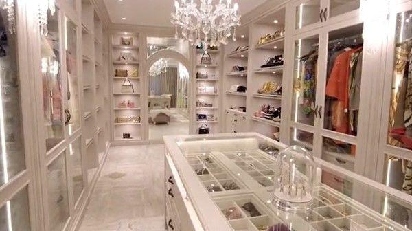 Phòng thay đồ siêu VIP ở lâu đài 80 tỷ của Huyền Baby-4