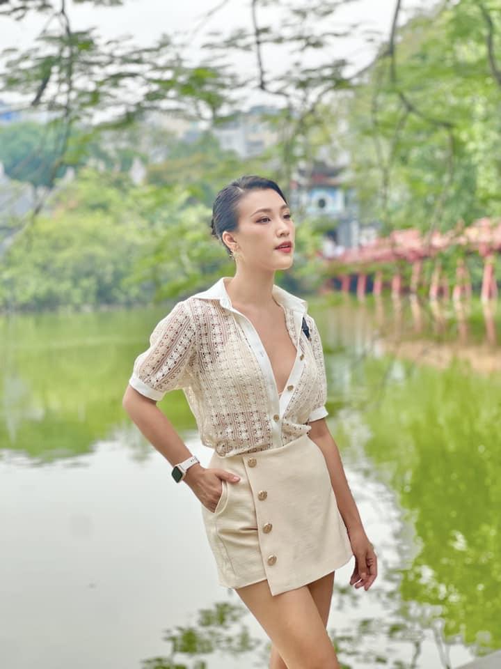 MC Hoàng Oanh - Quỳnh Nga lên đồ phóng khoáng hậu ly hôn-2