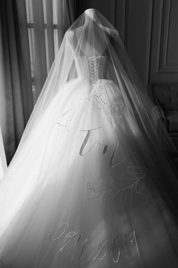 Khăn voan cưới của Phương Nga lấy ý tưởng từ Hailey Bieber?-10