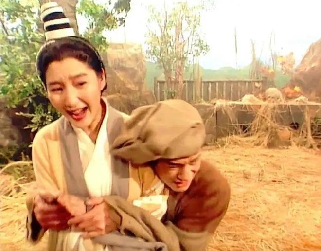 Bị Dương Quá ôm 2 lần, vì sao Lý Mạc Sầu không ra tay giết hại?-2