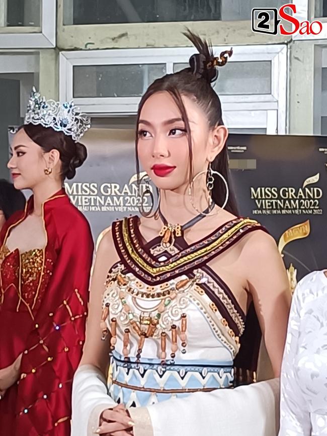 Phương Anh trang điểm khó tả, Anh Thư sáng rực CAM thường-2