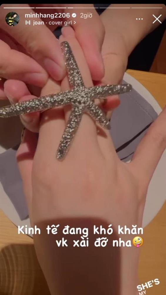 Minh Hằng khoe được chồng đại gia trao nhẫn nhưng gây cười-1