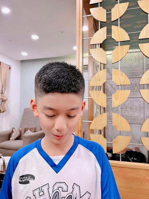 Con trai Lệ Quyên lột xác với tóc mới, ngoại hình chuẩn hotboy-1