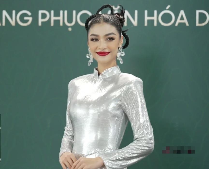 Phương Anh trang điểm khó tả, Anh Thư sáng rực CAM thường-12