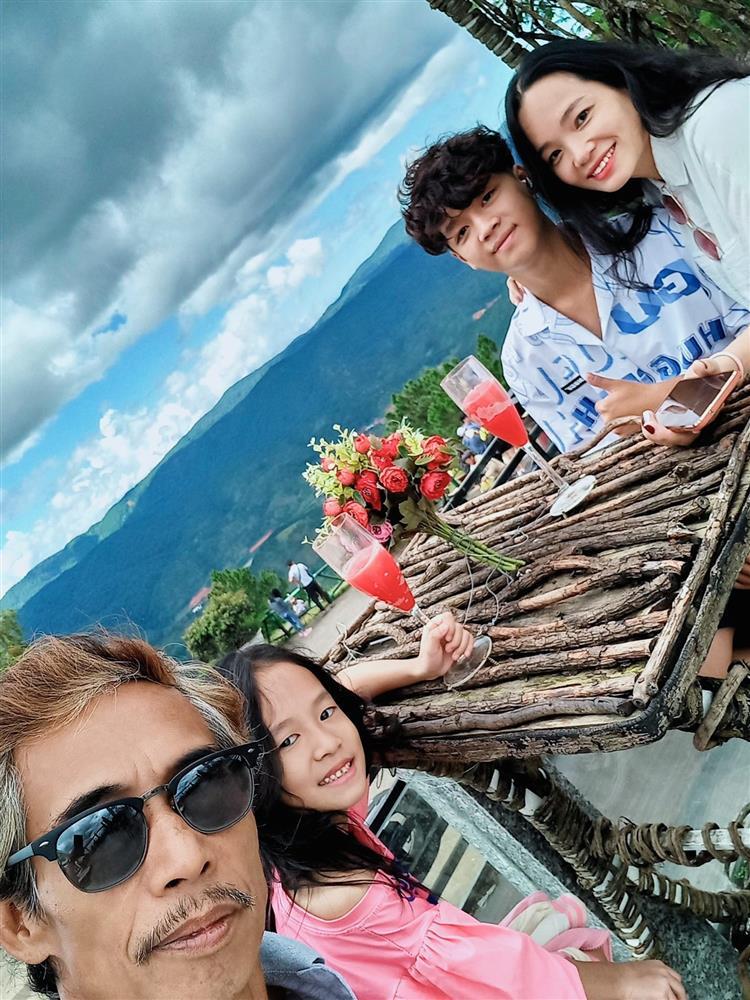 Cuộc sống nghỉ hưu của NSƯT Phú Đôn bên vợ trẻ kém 25 tuổi-6