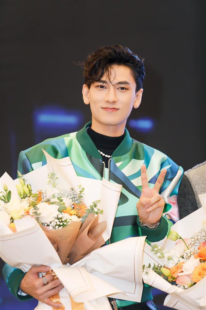 Phản ứng Hòa Minzy, Hồ Ngọc Hà khi bị đụng chạm tên thật-7