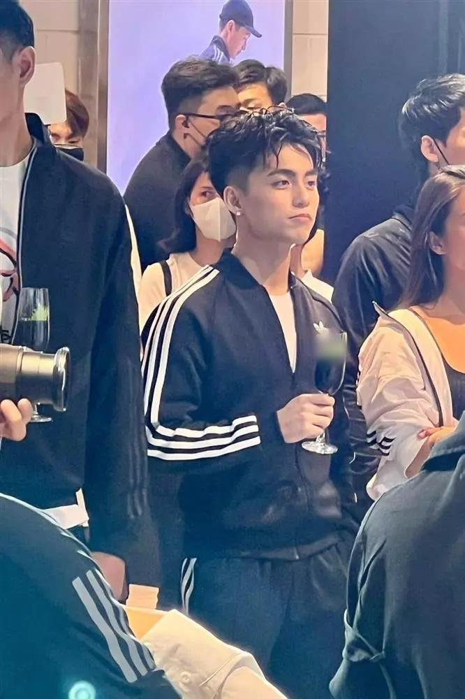 Con trai trùm điện tử Sài Gòn tiết lộ con người MONO ngoài đời-9