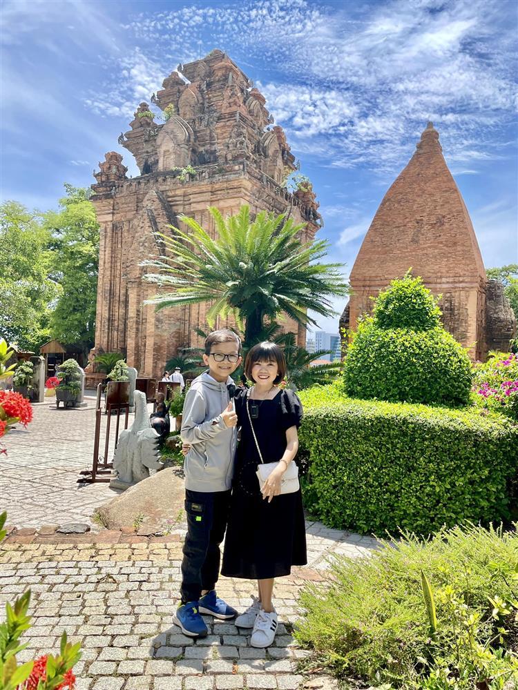 Hôn nhân cặp đôi mặt học sinh tuổi phụ huynh nổi đình đám-10