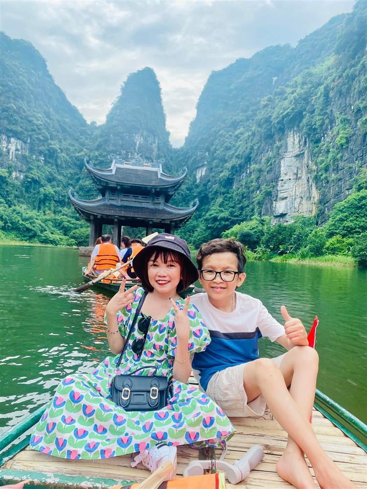 Hôn nhân cặp đôi mặt học sinh tuổi phụ huynh nổi đình đám-3