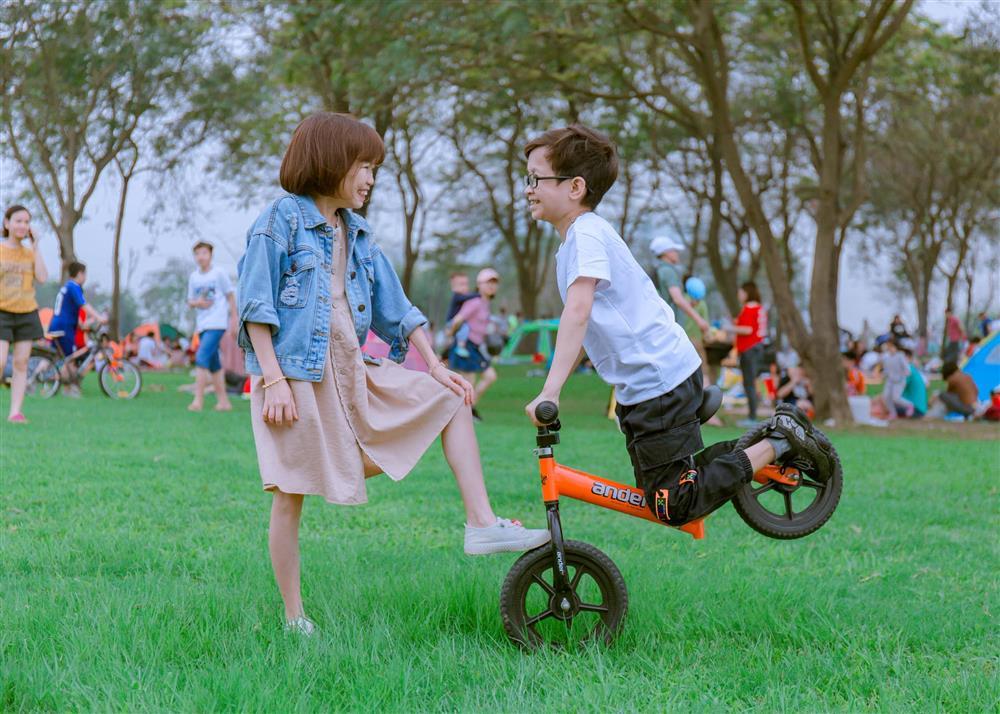 Hôn nhân cặp đôi mặt học sinh tuổi phụ huynh nổi đình đám-14