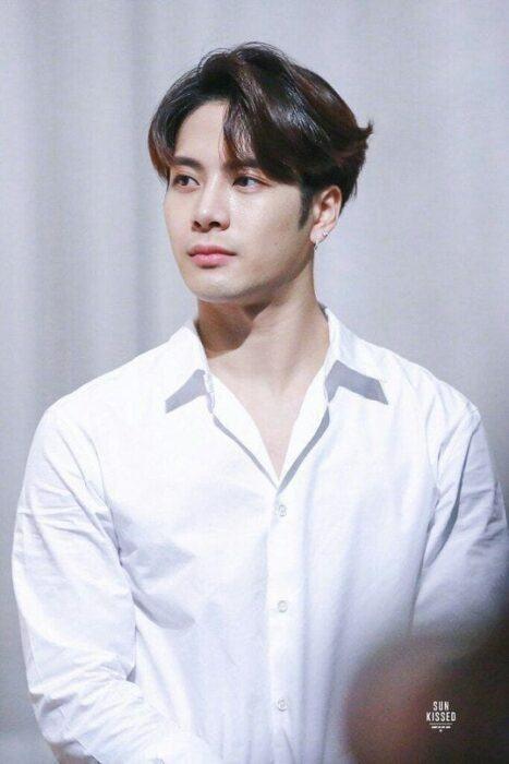 Vương Gia Nhĩ mất hút, bị cấm hoạt động hay tìm thị trường mới?-2