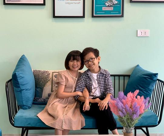 Hôn nhân cặp đôi mặt học sinh tuổi phụ huynh nổi đình đám-8