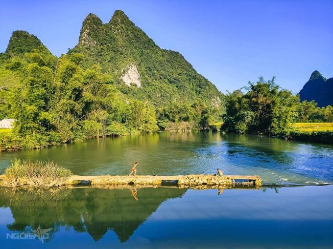 Sông Quây Sơn tựa tranh thủy mặc vào mùa thu-8