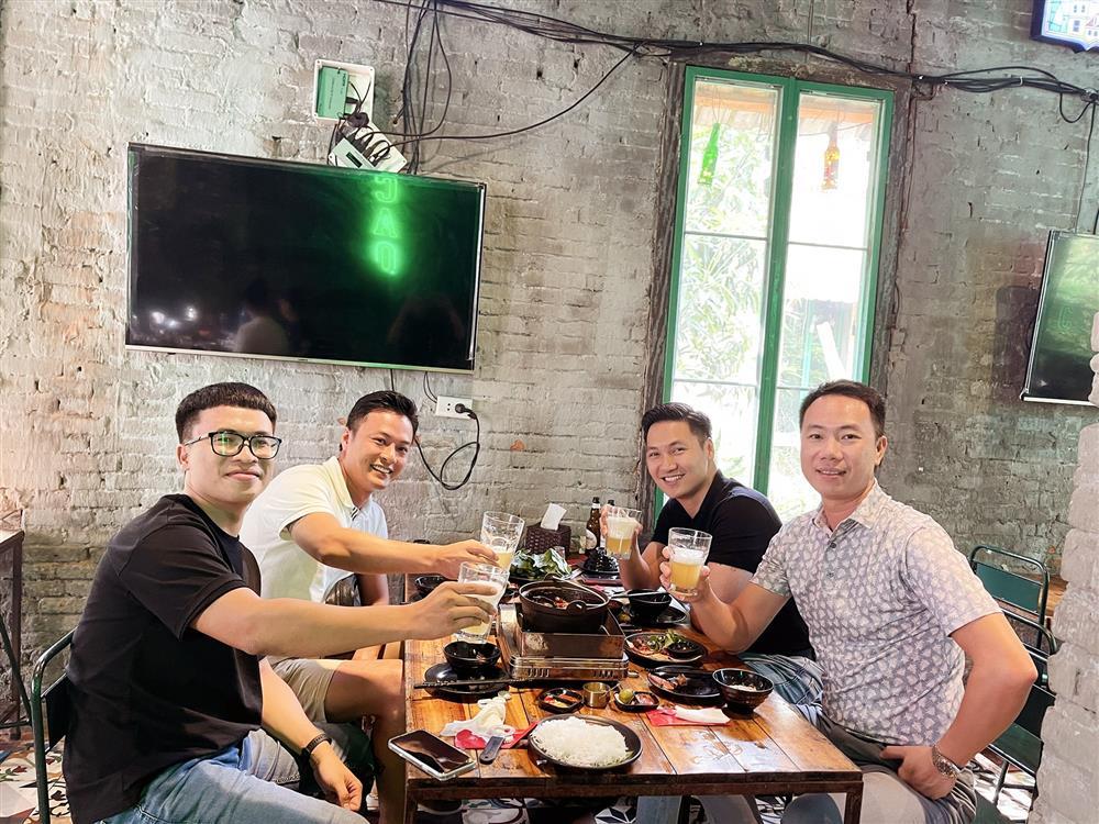 Hồng Đăng khoe ảnh sang chảnh trong biệt thự 3 mặt tiền-10