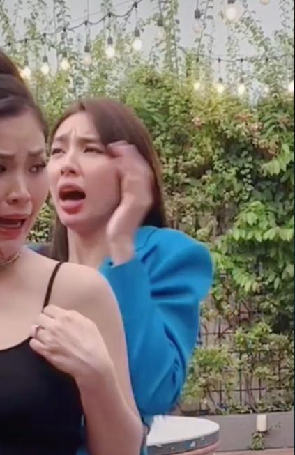 Thùy Tiên hoảng hốt tại tiệc Diễm Trang, xứng danh Miss biểu cảm-1