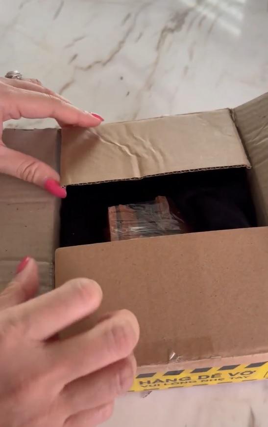 Thu Hoài mua mỹ phẩm gần 1 triệu nhưng được ship về cục gạch-3