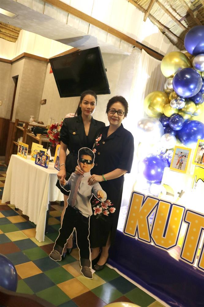 Ảnh nét căng Nhật Kim Anh cụng ly, khoác tay mẹ chồng cũ-8