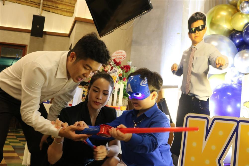 Ảnh nét căng Nhật Kim Anh cụng ly, khoác tay mẹ chồng cũ-18