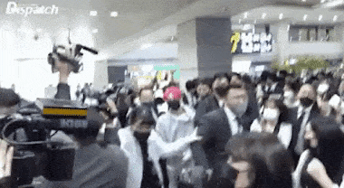 Những lần vệ sĩ Kpop gây tranh cãi với hành vi quá đà-2