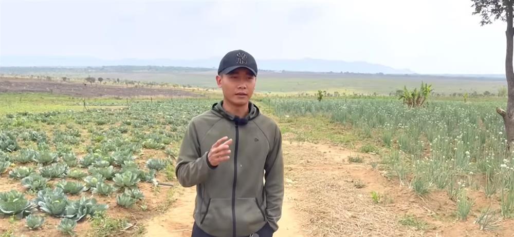 Quang Linh Vlog bội thu trên mảnh đất cằn cỗi ở châu Phi-13