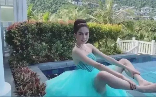 Thúy Ngân 10 điểm thanh lịch khi diện váy ngắn tạo dáng-6