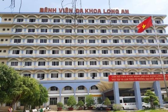 6 thanh niên xông vào khoa cấp cứu truy sát bệnh nhân