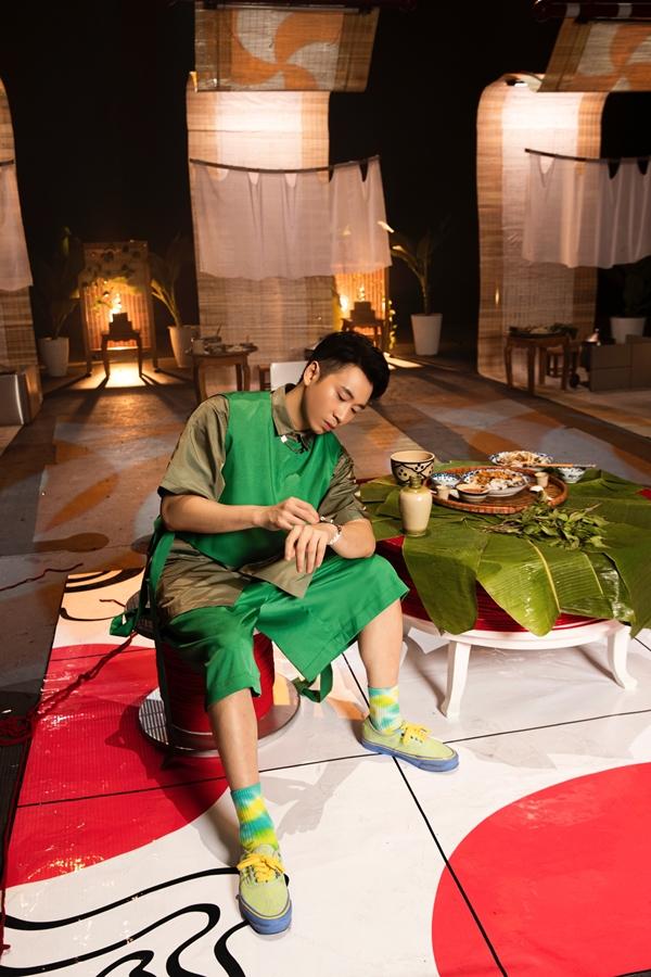 Karik trật xương đầu gối sau khi quay MV đầu tư nhất sự nghiệp-1