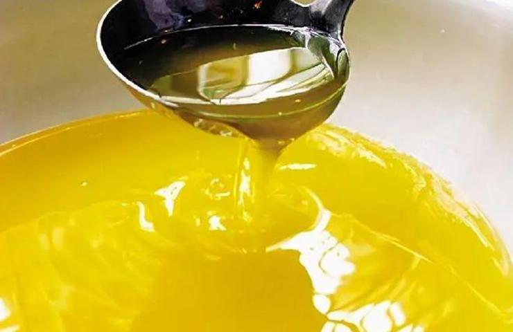 Mổ gà thấy trong bụng có một cục mỡ, nên ăn hay nên vứt?-4