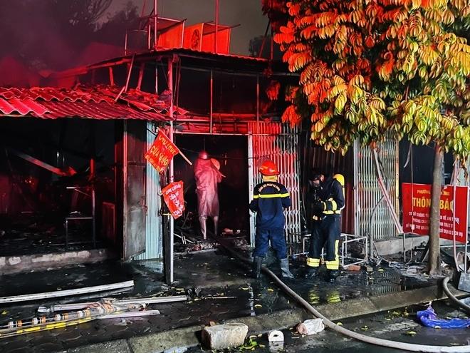 Cháy lớn ở KCN Vĩnh Tuy: 4 căn nhà tạm bị thiêu rụi-4