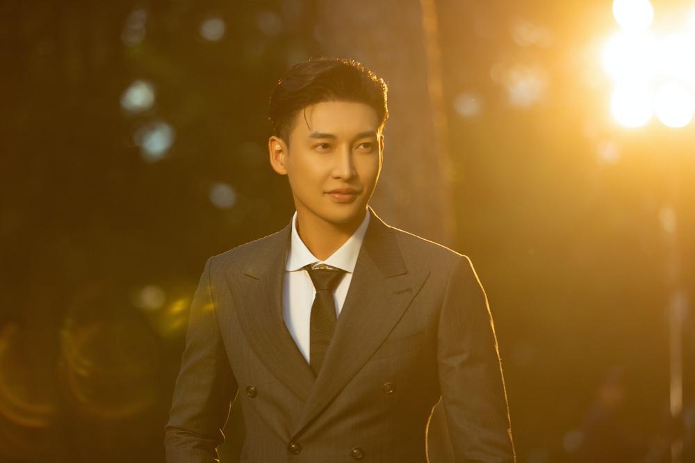 MV trà xanh của Hương Giang có cảnh đánh golf quốc dân-5