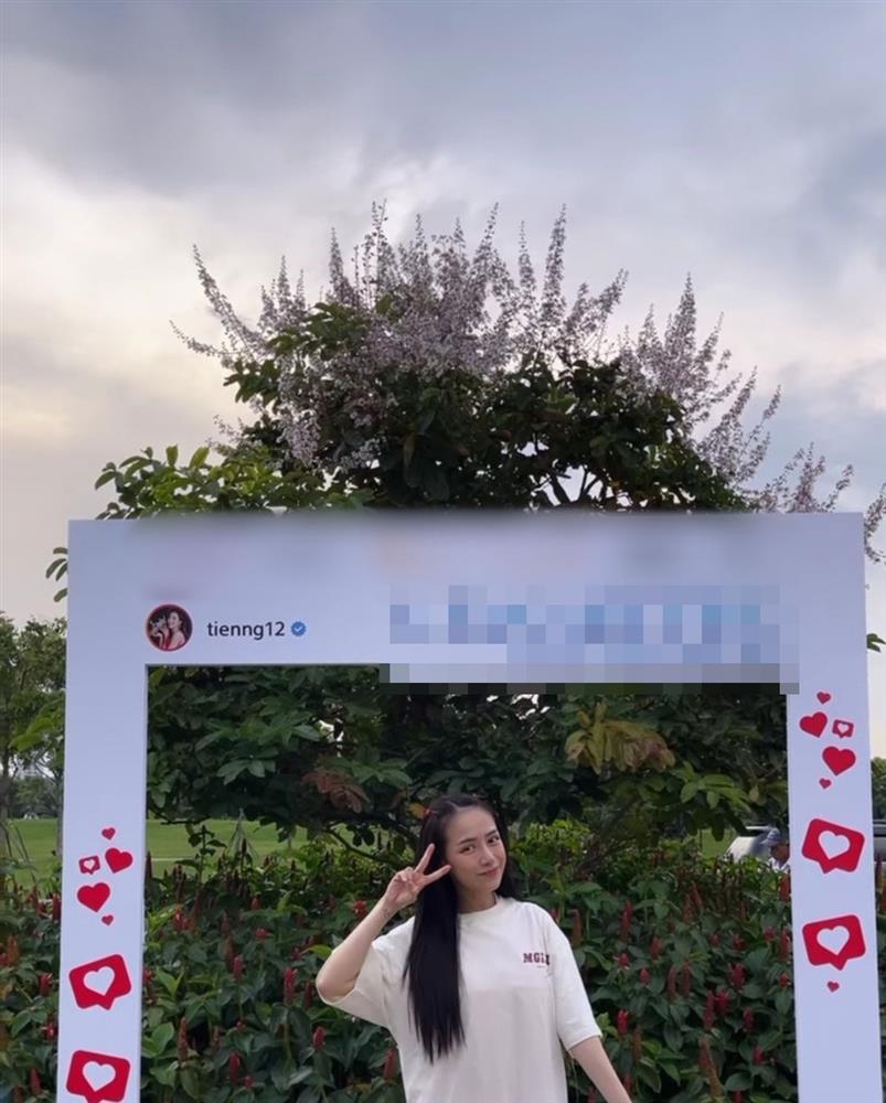 Con gái Minh Nhựa chụp hình bên Thùy Tiên, nhan sắc khác ảnh phây-3