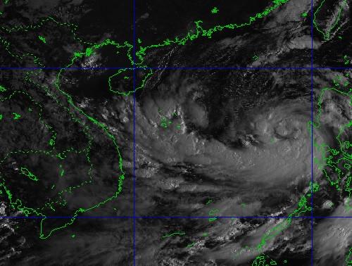 Siêu bão Noru quần thảo liên tục 4 giờ trong đất liền Quảng Ngãi - Huế-1