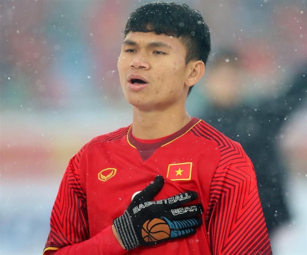 Hôn nhân cầu thủ nghèo nhất Việt Nam bên cử nhân ngành luật-7