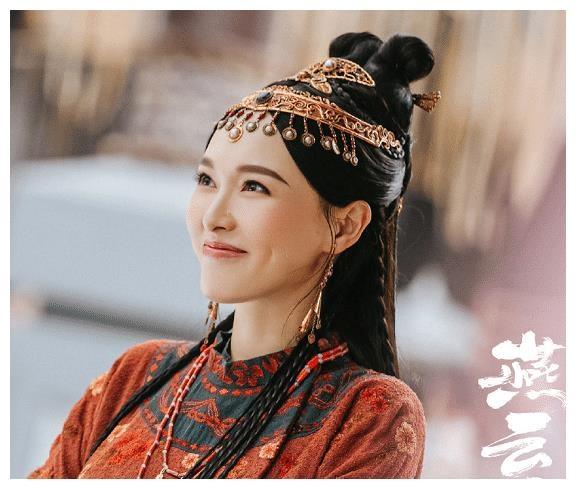 Đường Yên lộ mặt sưng vù trên livestream nghi thẩm mỹ-9