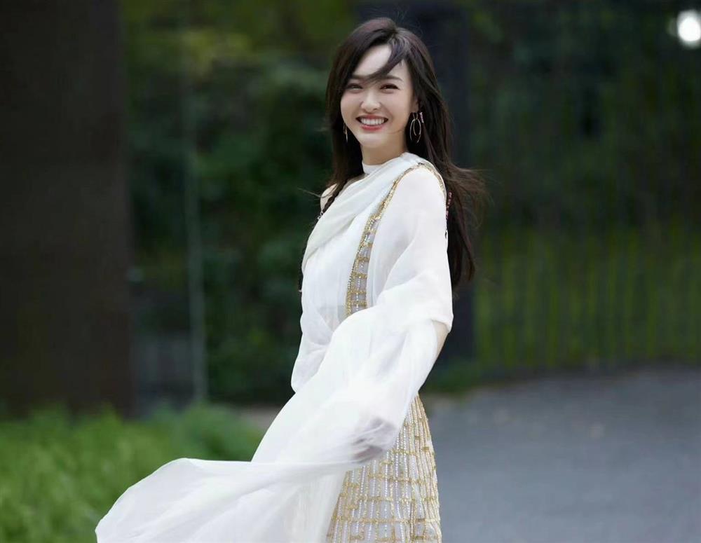 Đường Yên lộ mặt sưng vù trên livestream nghi thẩm mỹ-11