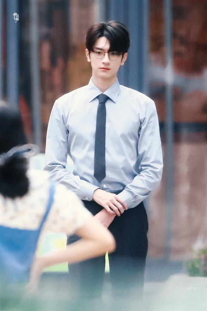 3 cặp đôi ngôn tình mới của Cbiz: Triệu Lộ Tư hay Ngô Lỗi thắng thế?-8