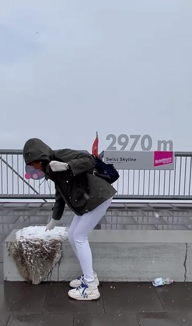 Bạn trai HHen Niê mặc phong phanh khi vi vu châu Âu cùng nàng hậu-2