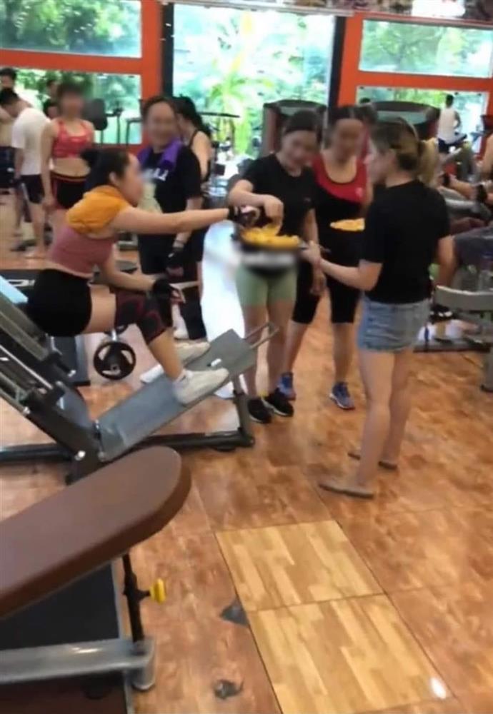 Vợ tập gym 3 tháng bụng vẫn to, chồng ngã ngửa phát hiện sự thật-4