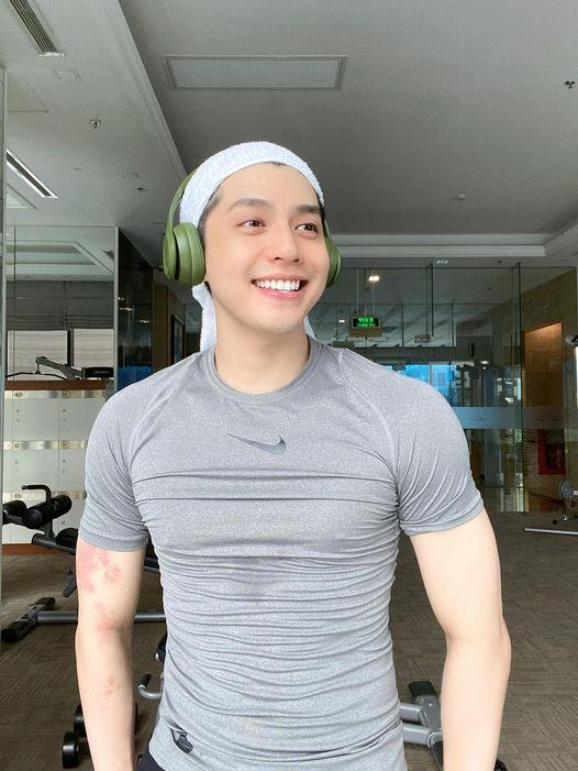 Tin showbiz Việt ngày 26/9: Lâm Khánh Chi tan chảy vì lời con trai-2