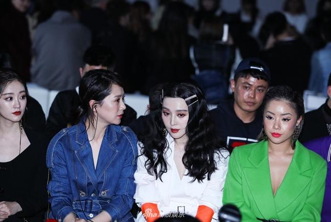 Phạm Băng Băng mặt trắng toát như tượng sáp ở sự kiện-6