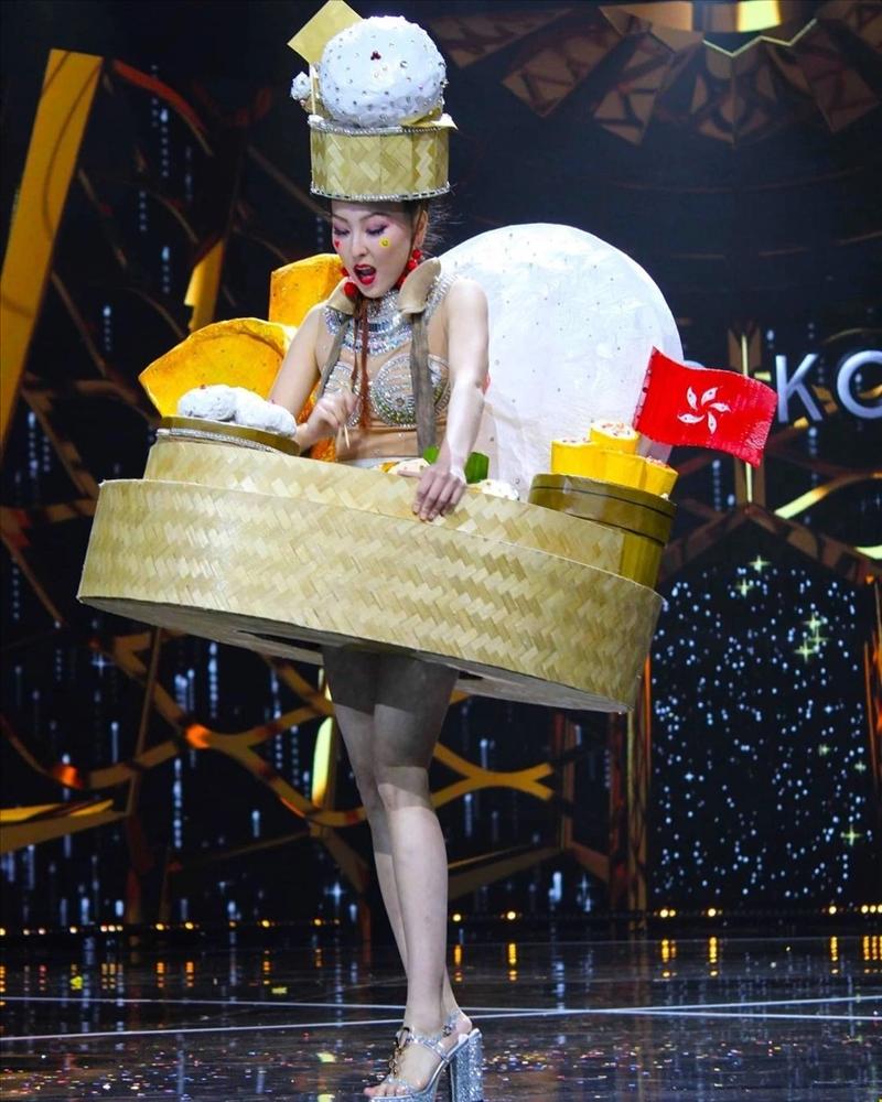 Tranh cãi về sự bất thường của trang phục dân tộc-4