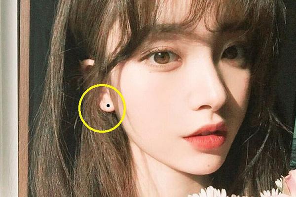 3 nốt ruồi phát tài phát lộc, tuổi trung niên tiền nhiều như nước-4