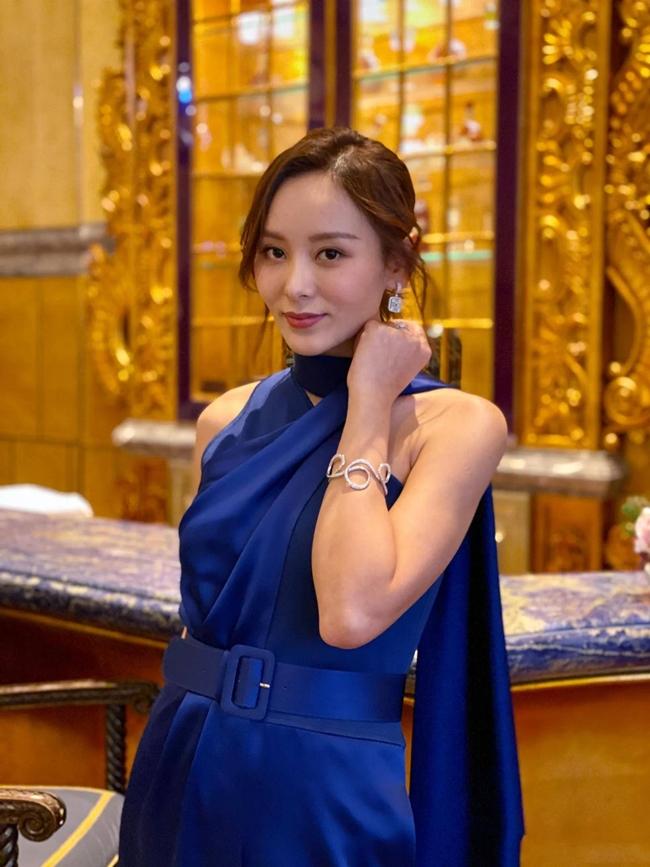 Đệ nhất ngực đẹp nhận cát-xê 13 tỷ, bỏ nghề bác sĩ giờ sống ra sao?-15