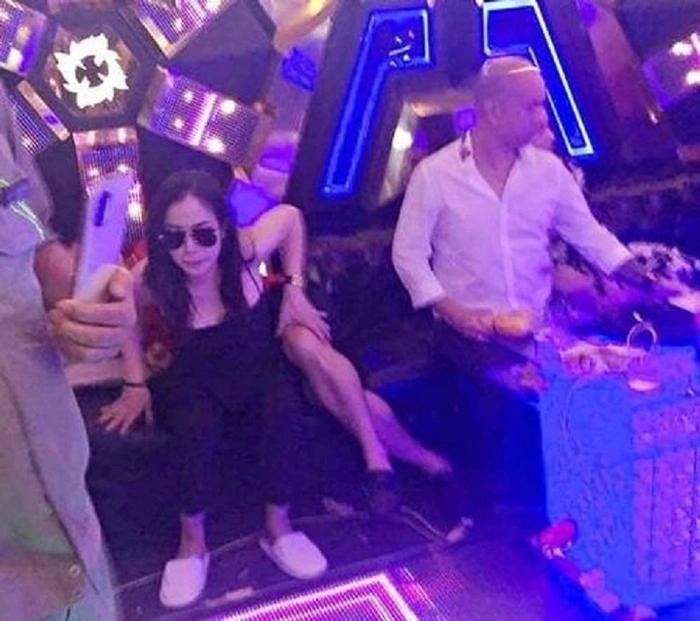 Chủ động thác loạn là nữ Tiktoker: Chăm từ thiện, thường triết lý-3