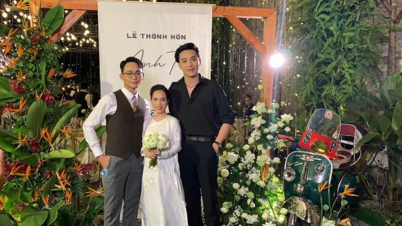 Vợ Anh Tú nhỏ xíu, lọt thỏm giữa dàn khách mời trong đám cưới-6